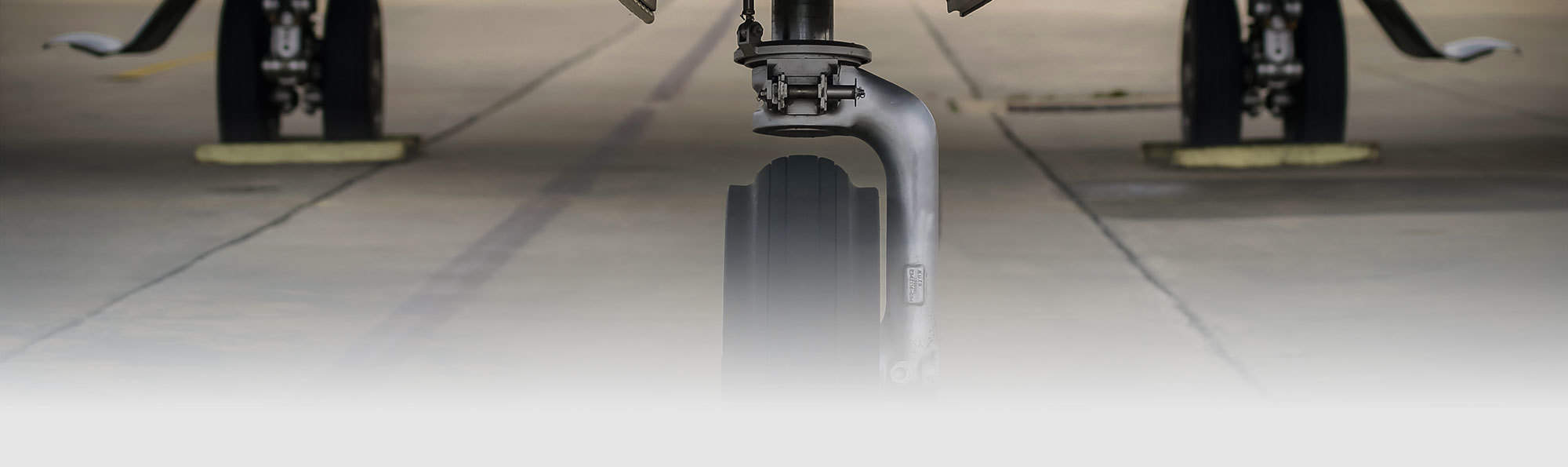 Corporate jet landing gear with FAA-PMA approved brake parts